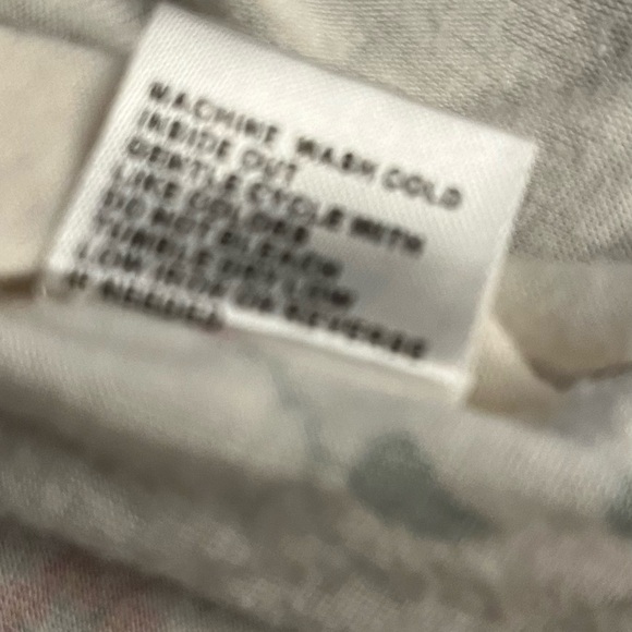 Junior’s Attitude Not Included floral tank with pocket in size 2x - Picture 4 of 9